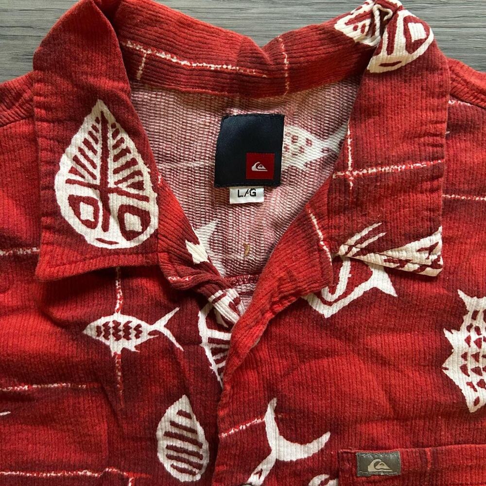 Vintage 90s Quiksilver Men's Red Tribal Fish Corduroy Hawaiian Camp Shirt Large
